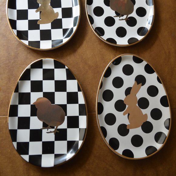 RARE 4 MACKENZIE CHILDS EGG RABBIT CHICK COURTLY CHECK CERAMIC SALAD PLATE SET - Picture 3 of 12